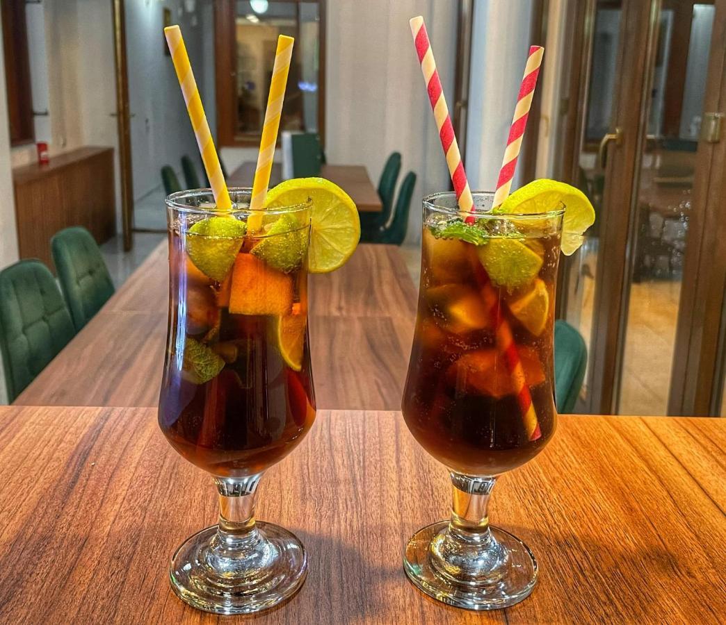 Hotel Galma Moroeni Zewnętrze zdjęcie