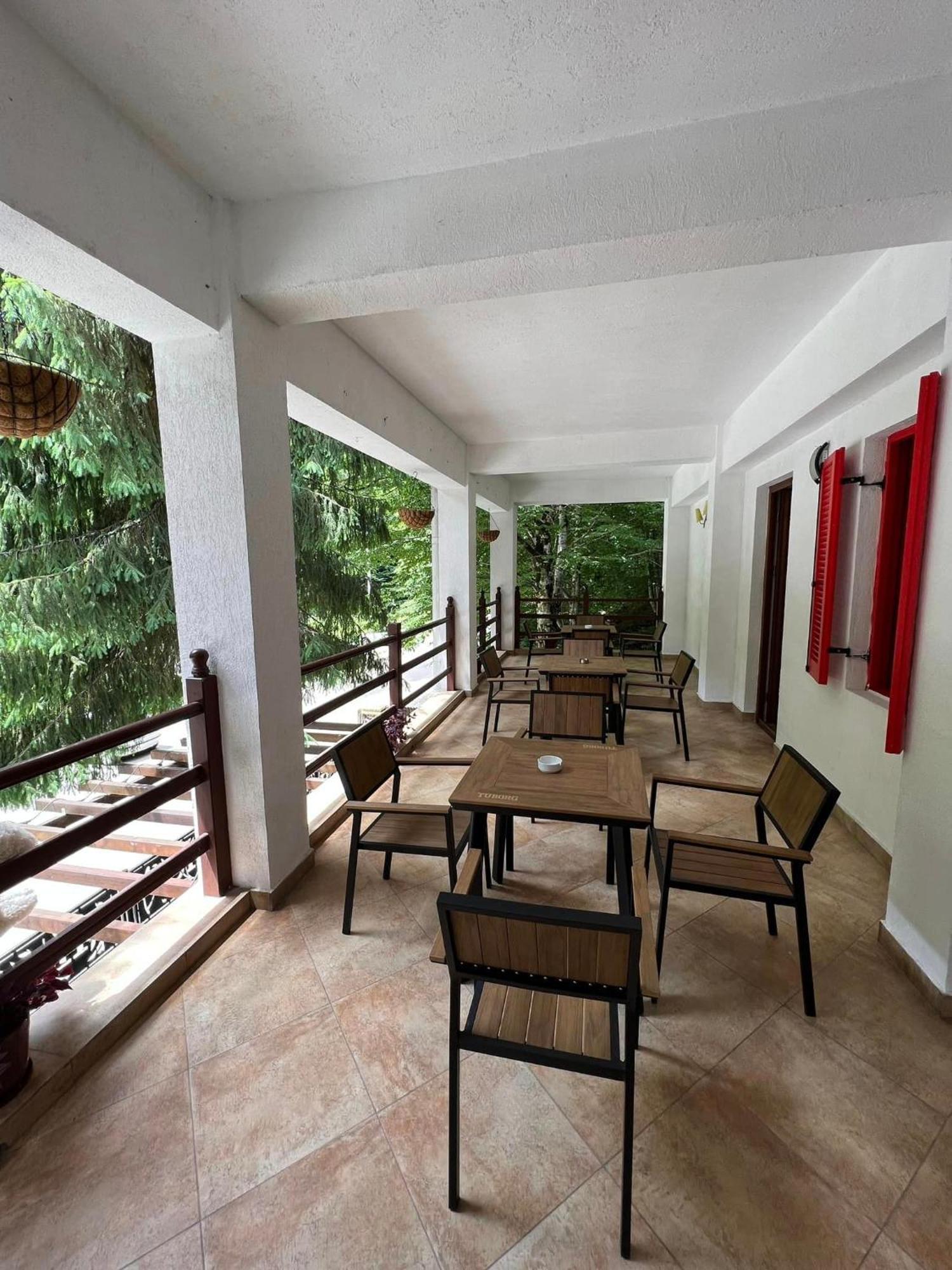 Hotel Galma Moroeni Zewnętrze zdjęcie