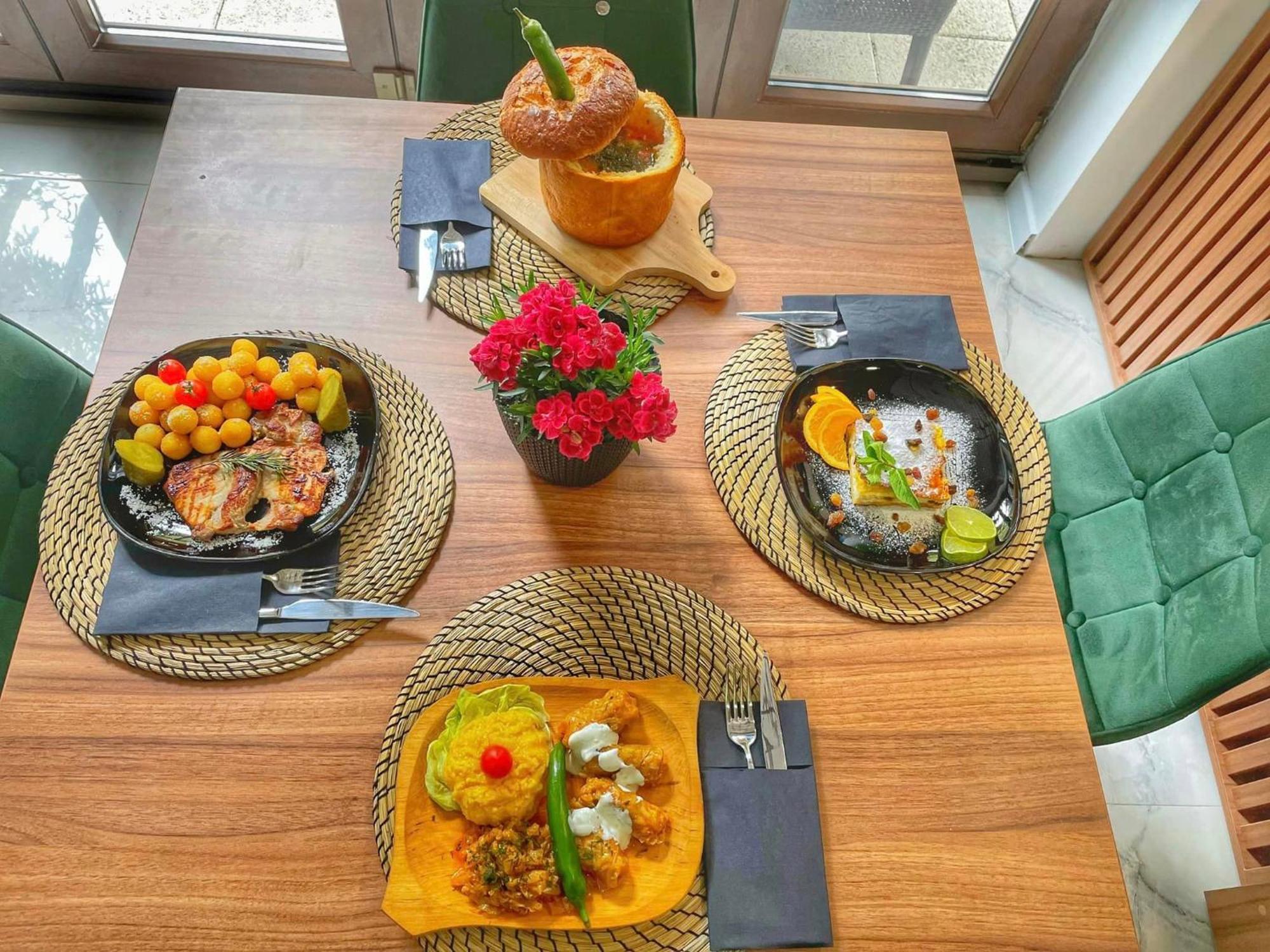 Hotel Galma Moroeni Zewnętrze zdjęcie